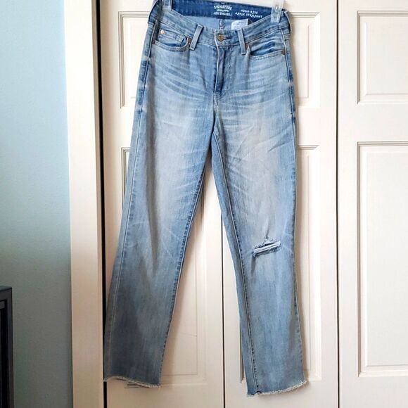 LEVIS High-Rise Ankle Srraight Jeans! Size 2, Waist 26'. NWOT! - Picture 1 of 9
